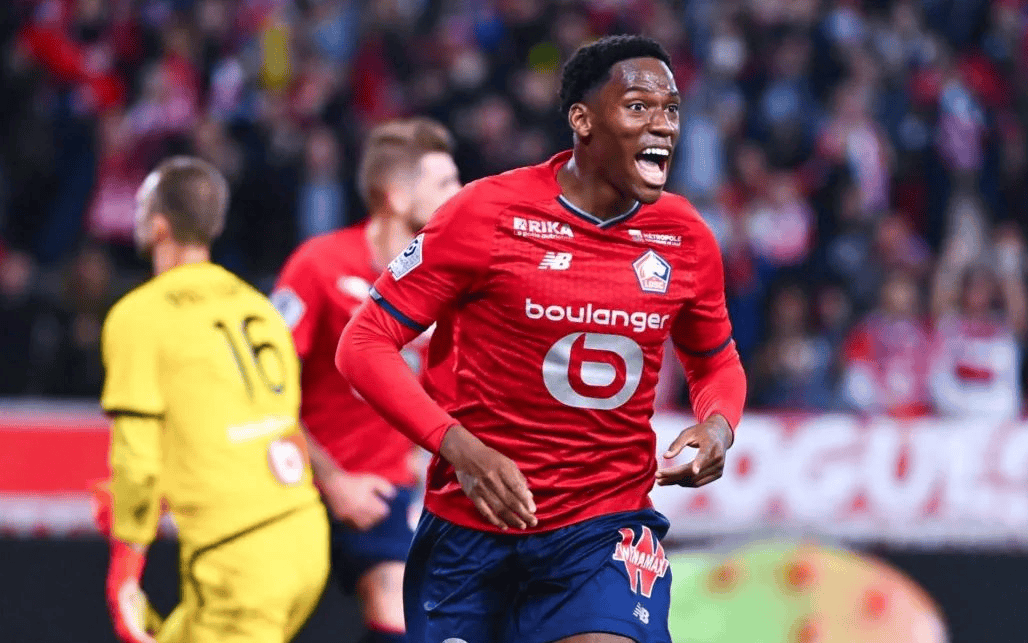 里尔中后卫因伤离队，球队稳定性受影响的简单介绍