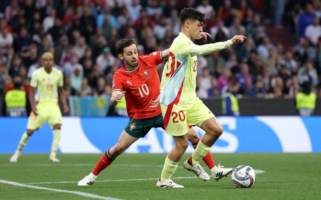 包含葡萄牙惨遭逆转，无缘晋级，憾失夺冠机会的词条