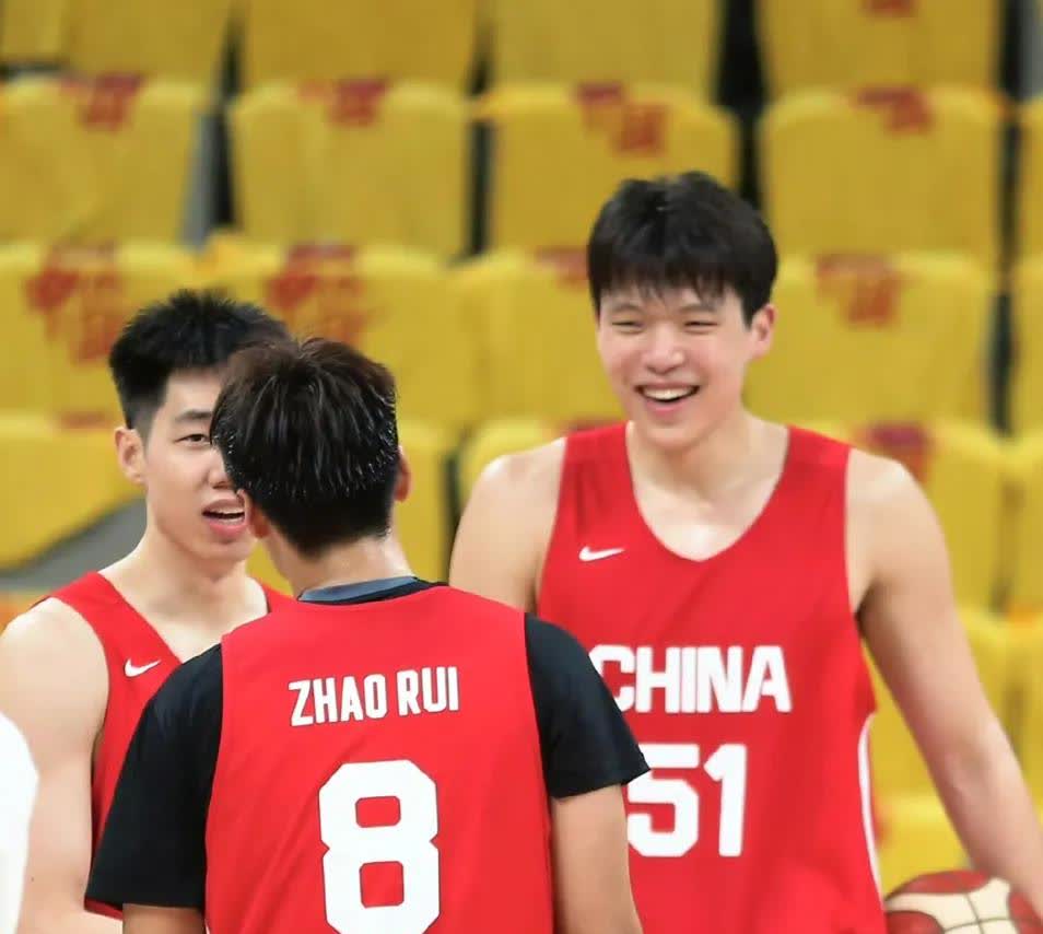 甘肃男篮队员心态稳定,全力备战 甘肃男篮队员心态稳定,全力备战