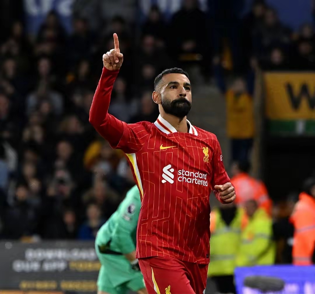 包含阿森纳主场不敌狼队，欧冠资格前景渺茫的词条