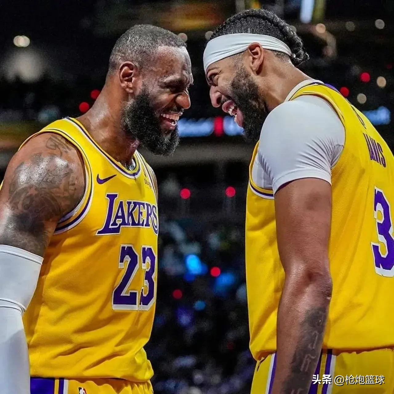 詹姆斯骚操作带队湖人大胜老鹰，稳定士气的简单介绍