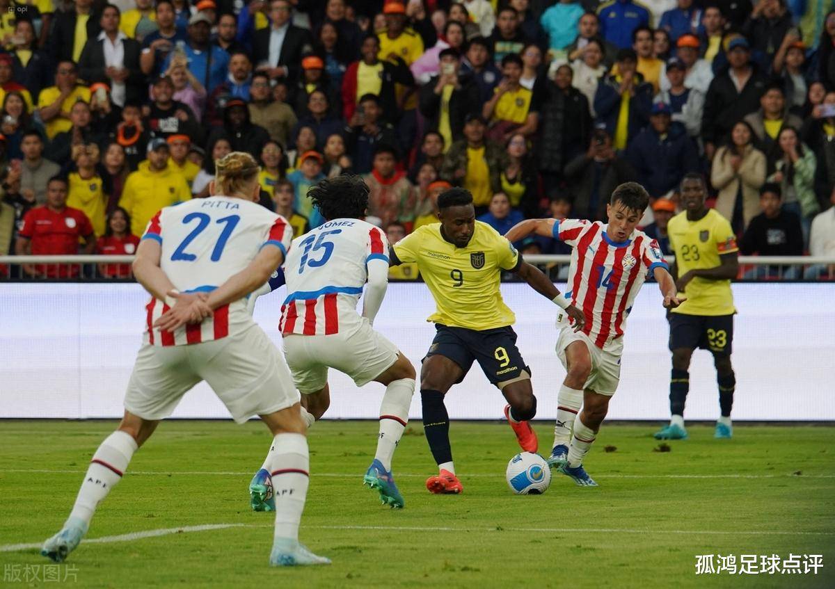 哥伦比亚球员在激烈比赛中取胜