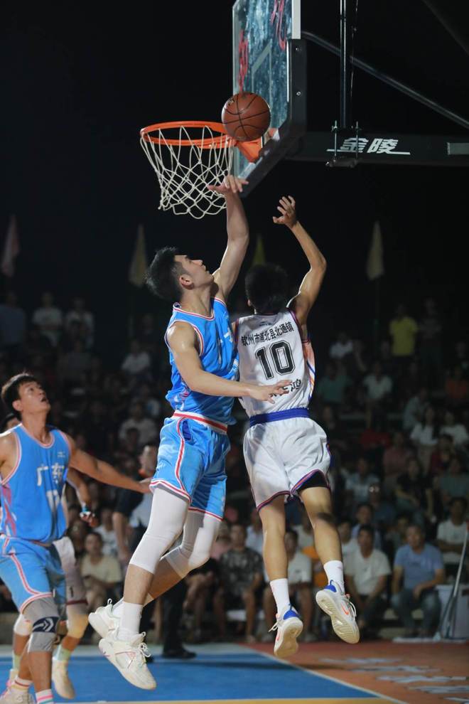 篮球比赛精彩纷呈全方位展现