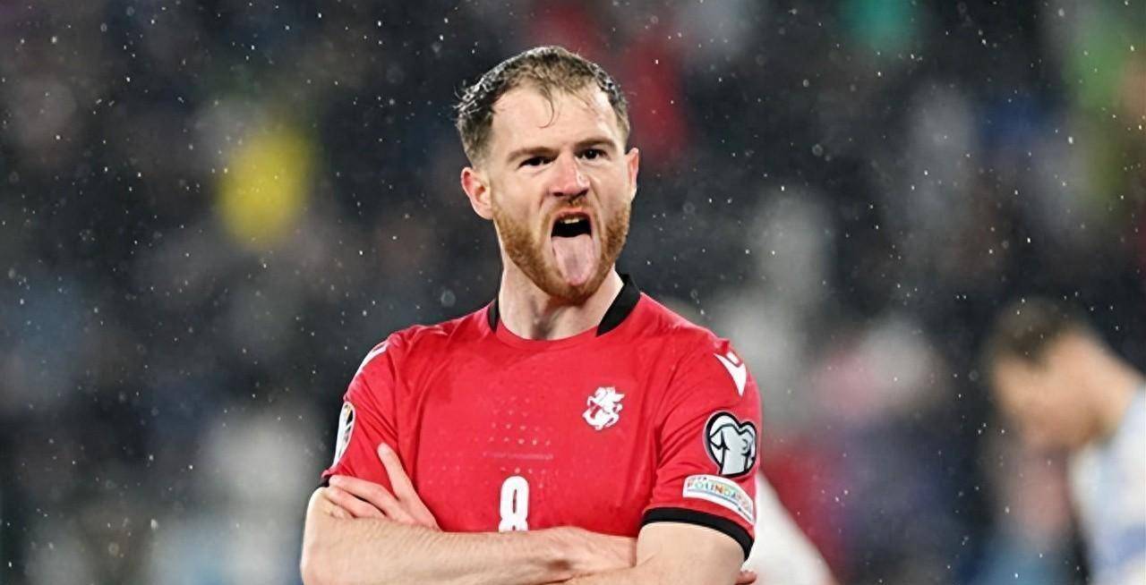 包含格鲁吉亚小胜基尔，欧洲锦标赛资格争夺尚存悬念的词条