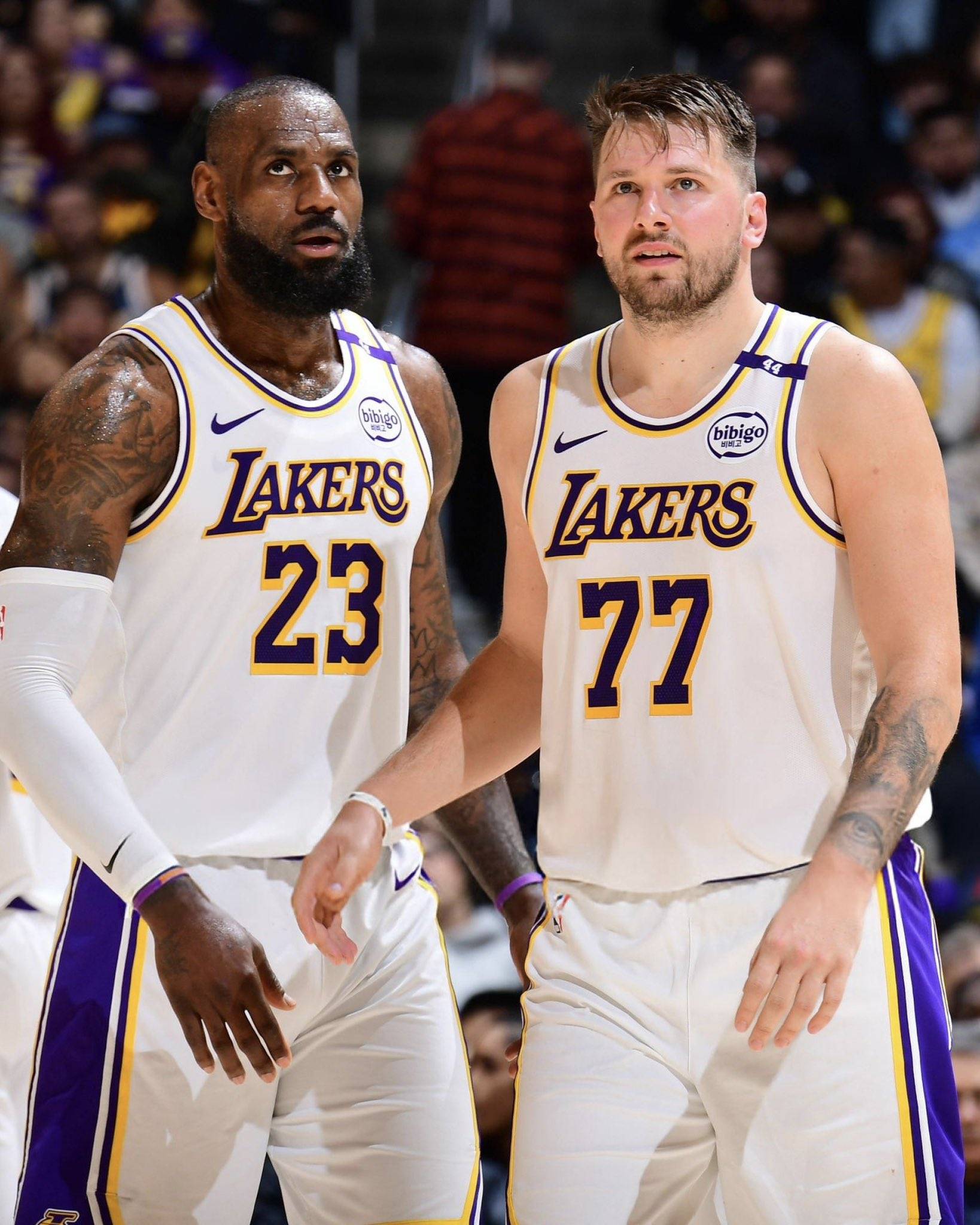 包含湖人顺利晋级下一轮季后赛的词条