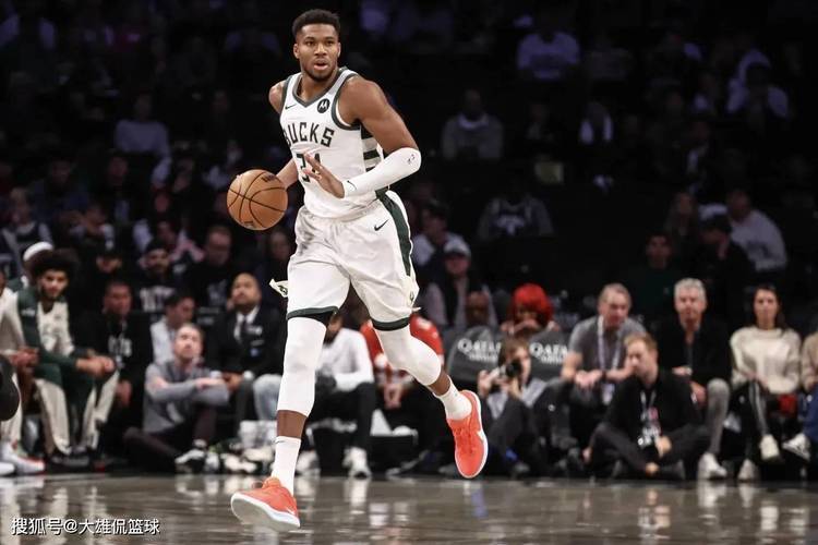 雄鹿主场大胜鹈鹕,字母哥砍下38分 雄鹿主场大胜鹈鹕,字母哥砍下38分