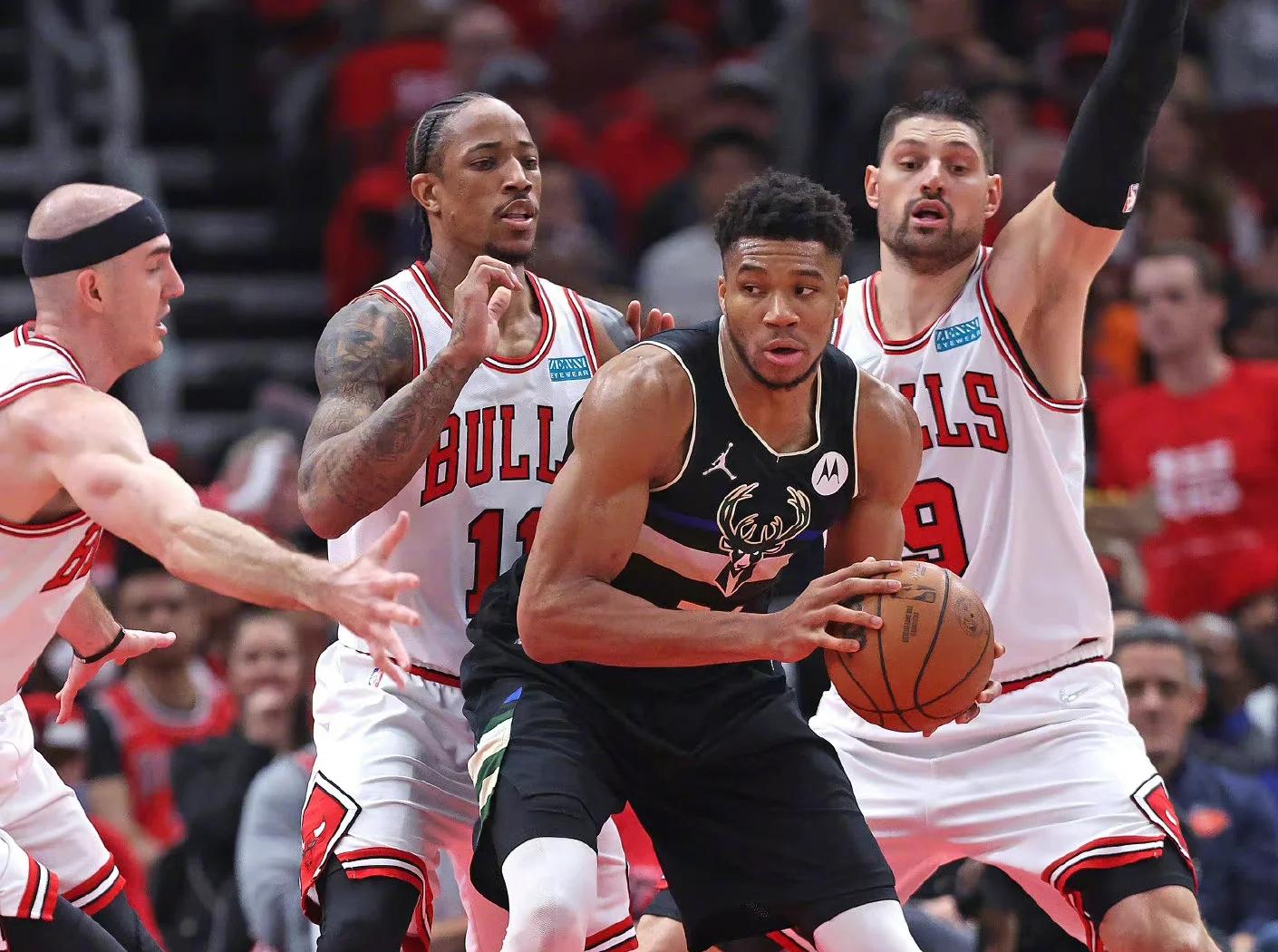 雄鹿主场大胜鹈鹕,字母哥砍下38分 雄鹿主场大胜鹈鹕,字母哥砍下38分