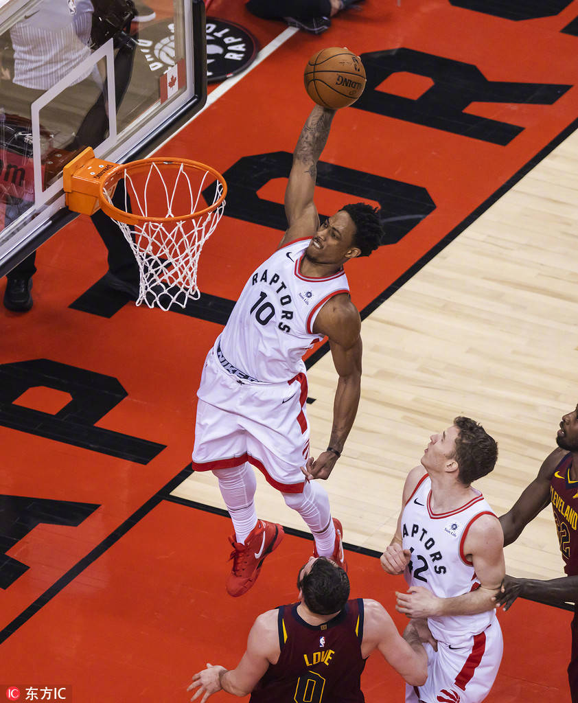 猛龙客场取胜:范乔丹准三双,火力全开 猛龙客场取胜:范乔丹准三双,火力全开