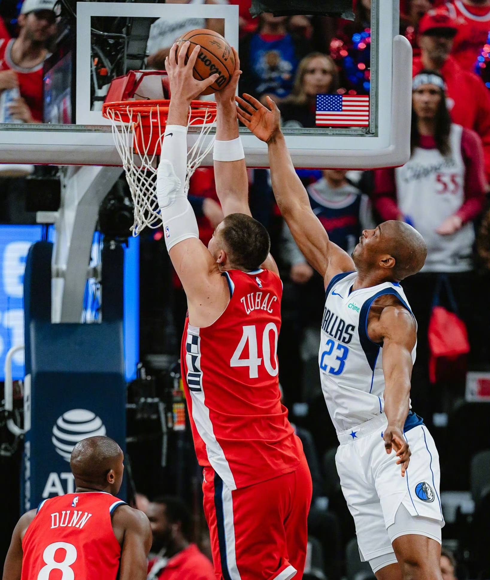 包含快船力克独行侠，取得四连胜的词条