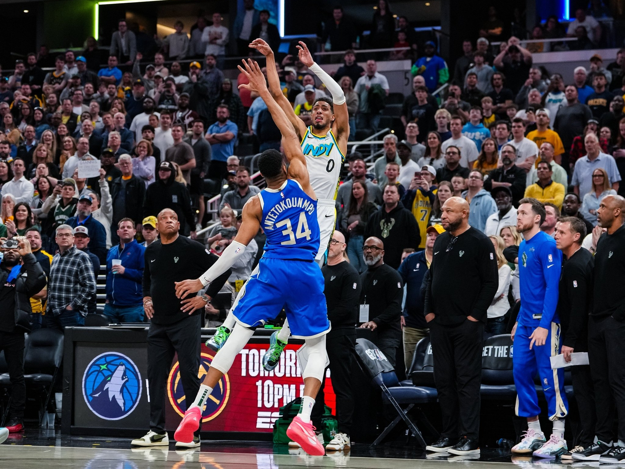 雄鹿终结步行者连胜,取得胜利 雄鹿终结步行者连胜,取得胜利