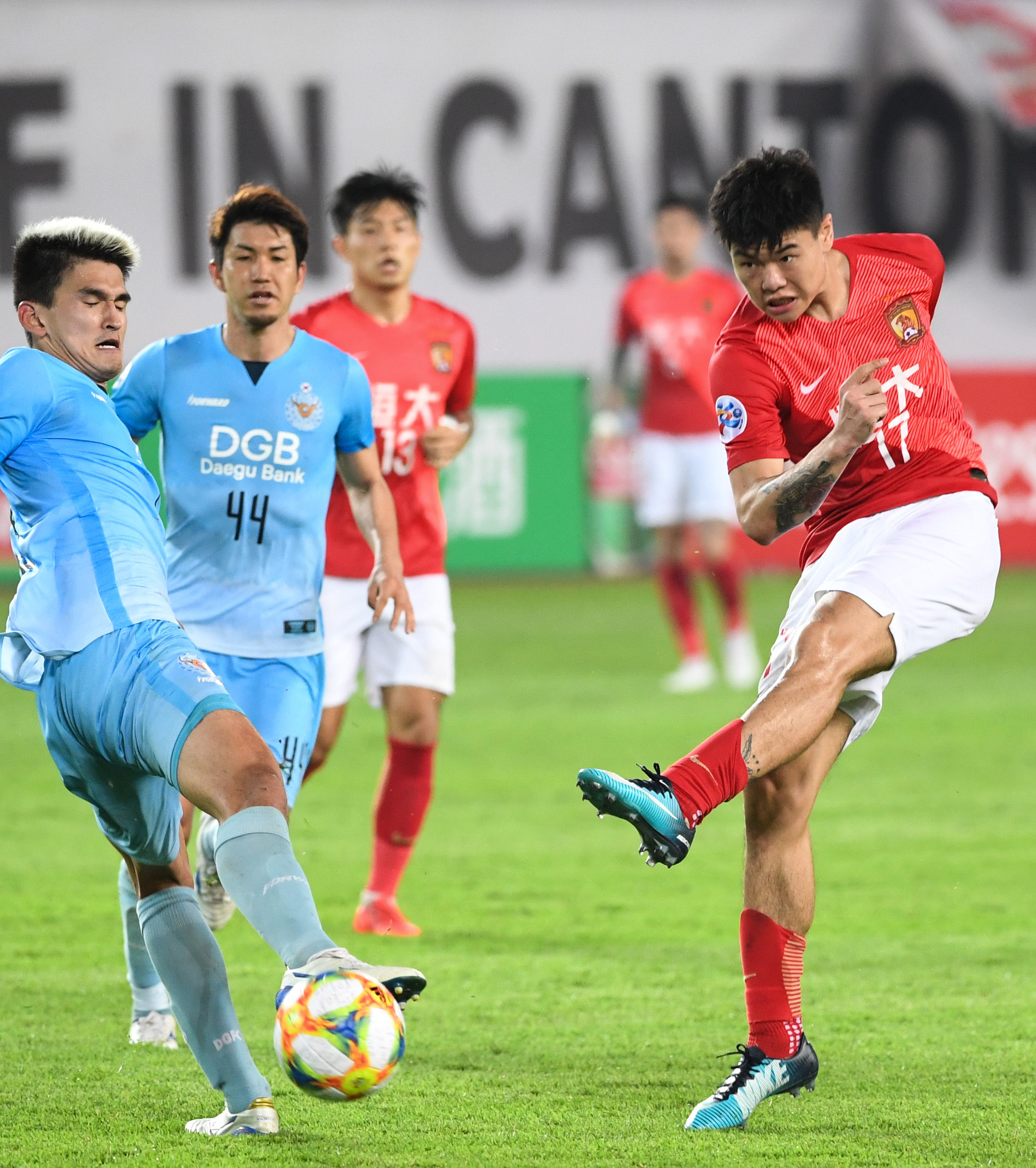 广州恒大半场1-1战平悉尼FC，亚冠小组赛出线前景未明