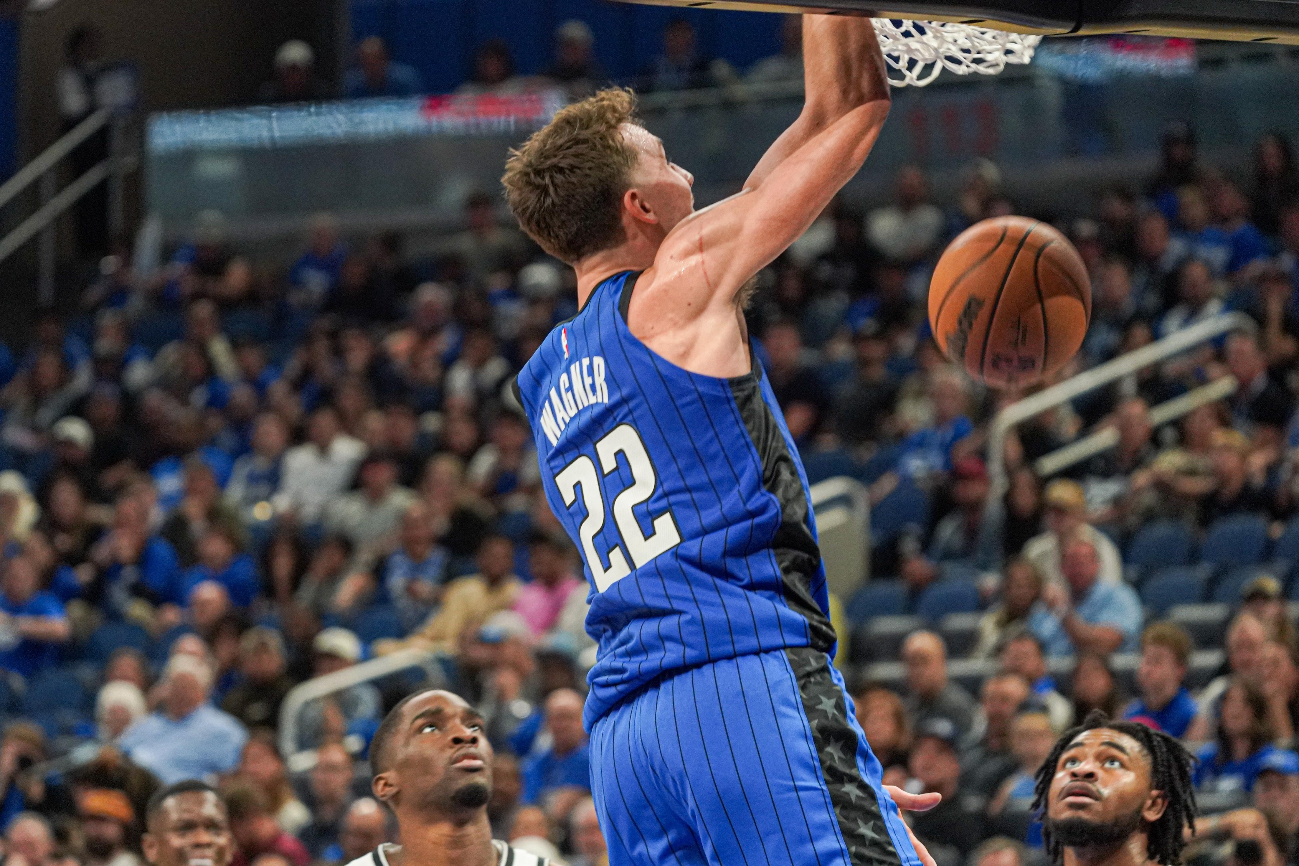 快船客场击败魔术,继续保持胜利 快船客场击败魔术,继续保持胜利