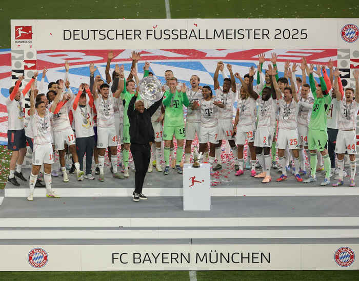 包含拜仁慕尼黑主场击败门兴格拉德巴赫，继续德甲豪强的统治的词条