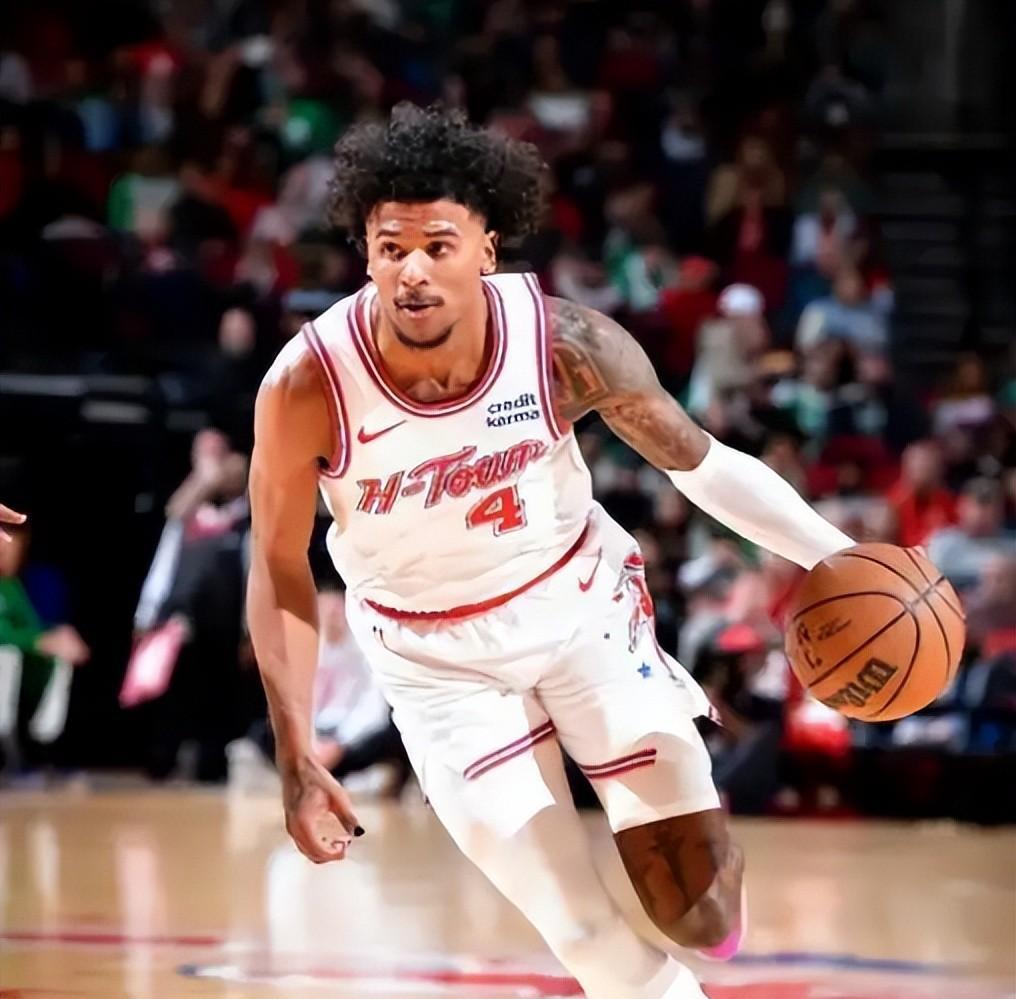 火箭客场力克尼克斯，取得八连胜